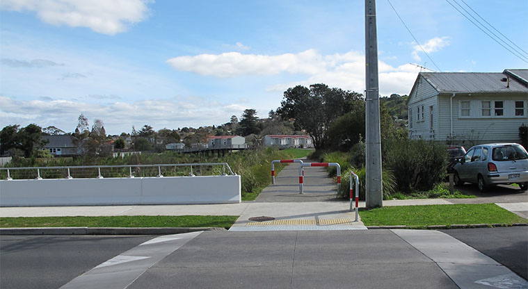 Wesley Path - crossing over Beagle Avenue. Look out for vehicles..
