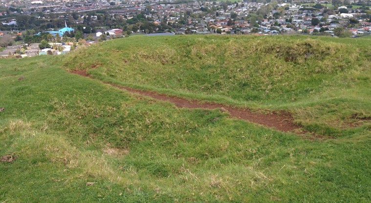 Te Pane o Mataoho / Te Ara Pueru / Māngere Mountain Path - Examples of kūmara pits that link back to Māori occupation of the maunga.