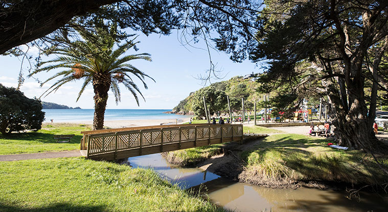 Three Beaches Path - To reach Little Oneroa Beach with its toilets and playground, at the top of Kiwi Street cross the main road and turn right.
