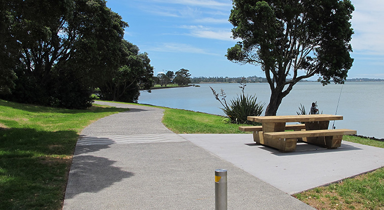 Tāmaki Path - Path start from Panmure Wharf.
