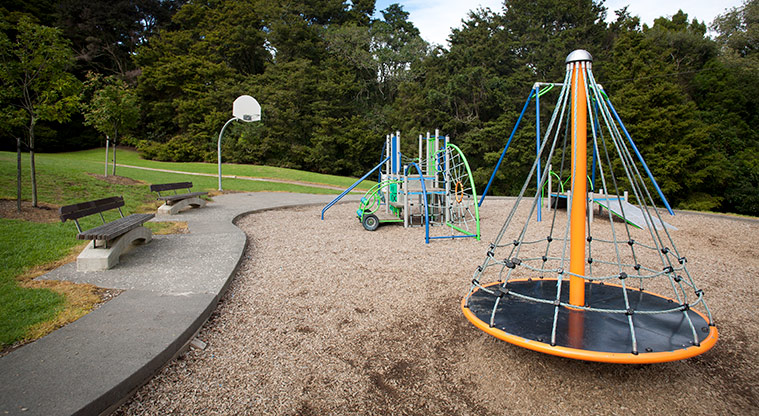 Tōtara Bridle Path - Second children’s playground.