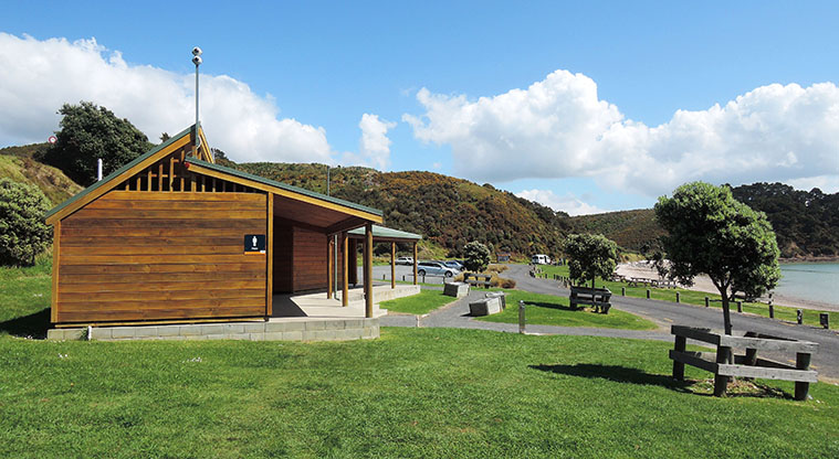 Waitawa Kererū Path - Main toilet and parking area