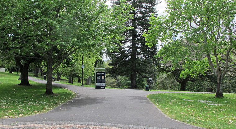Western Park Path - Path start from Ponsonby Road.